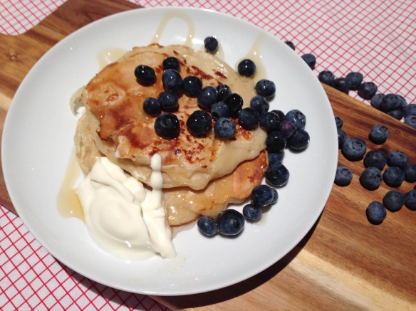 American fruity pancakes