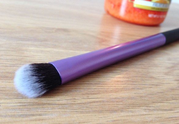 Real Techniques shadow brush