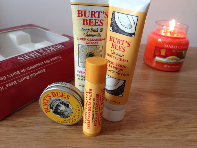 Burts bees essential kit