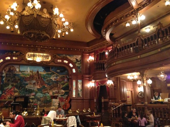 the lucky nugget saloon disneyland