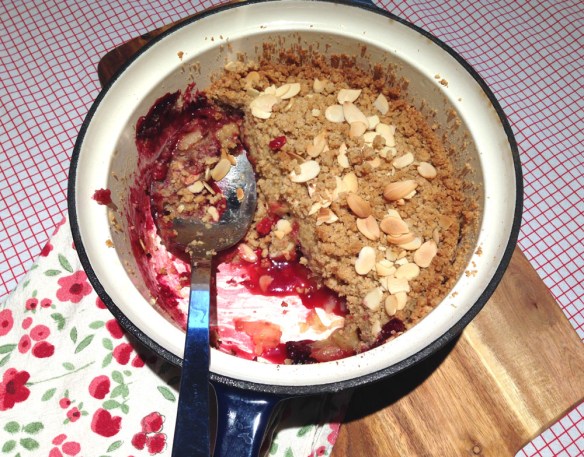 blackberry apple crumble