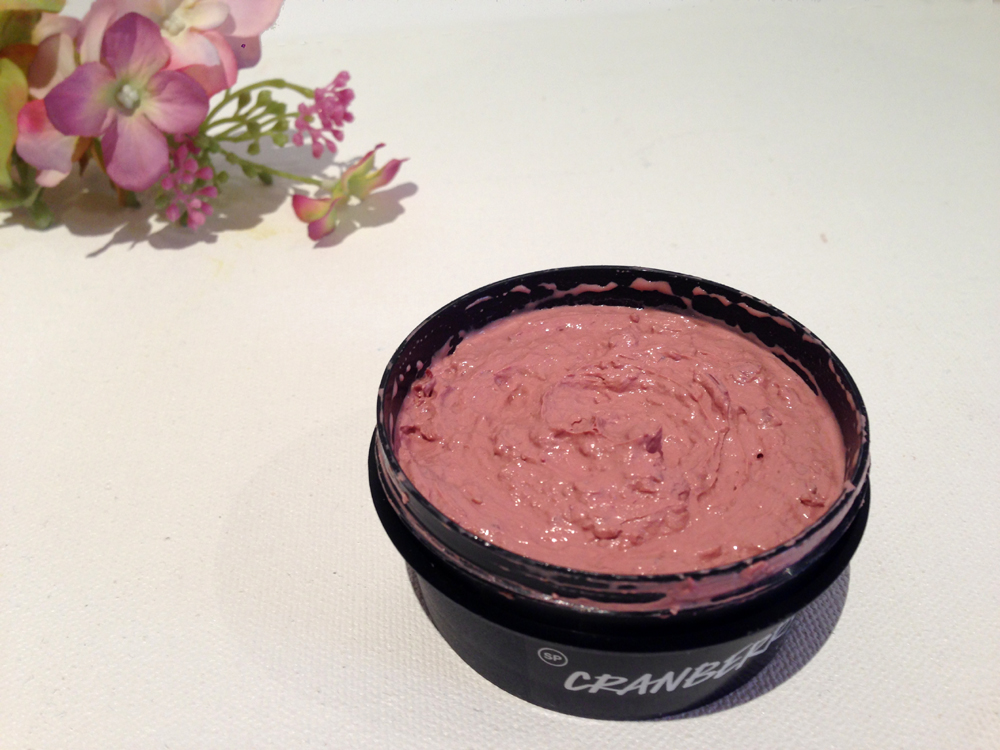 Lush Cranberry Christmas face mask