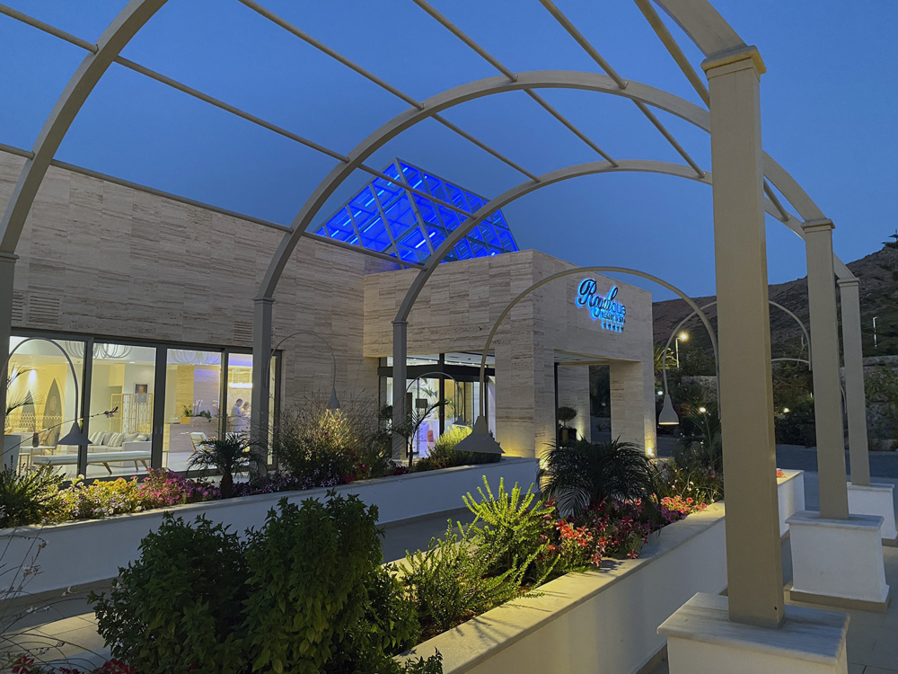 The Royal Blue Hotel, Crete